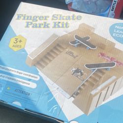 Finger Skate Park Kit Ramp Fingerboard Mini Finger Ultimate Sport Parks Gift