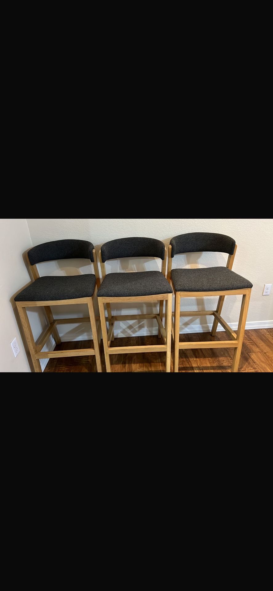 Set of 3 Modern Bar Stools – Excellent Condition!