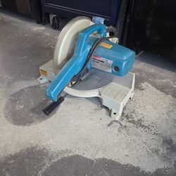 Makita LS1030. 10" Miter Saw