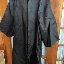 Woman’s Graduation Robe With White Collar Fits 5 Foot 3 To 5 Foot 5