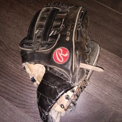 Rawlings baseball glove