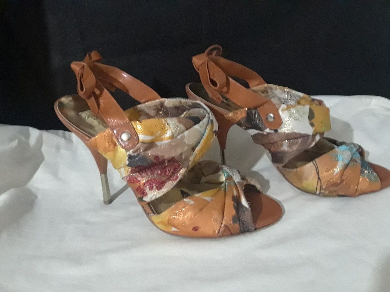 GORGEOUS MARCIANO LADIES SHOES SIZE 8M