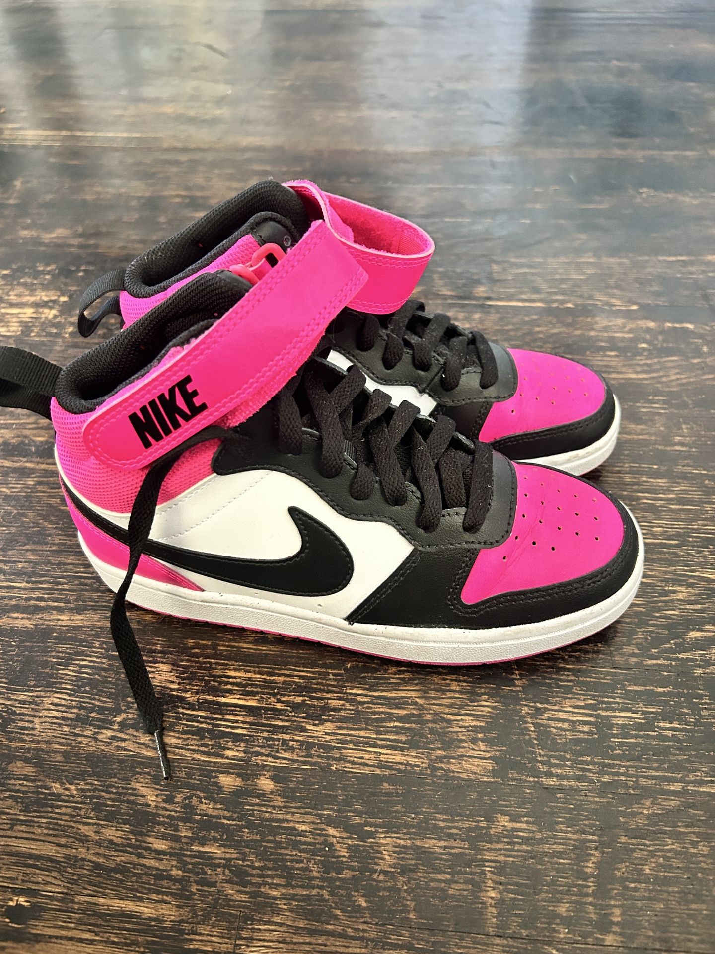 Nike Court Borough Mid 2