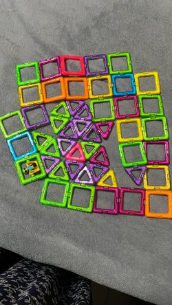 Magnetic Building Tiles Set (Excellent Condition!)