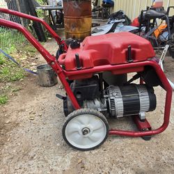 Briggs&Stratton Wheelhouse 5500 Watts Heavy Duty Generator