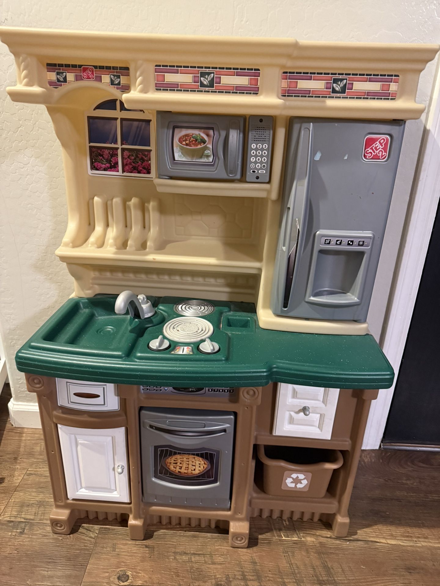 Toy Kitchen
