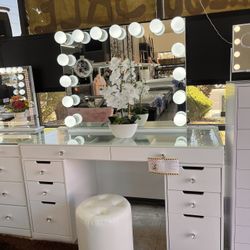 Big Vanity Set NEW Free Stool