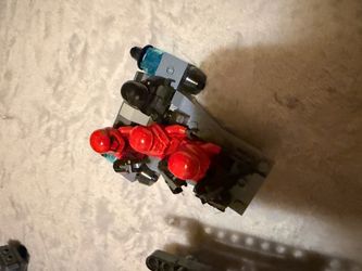 4 Star Wars mini figures with ship