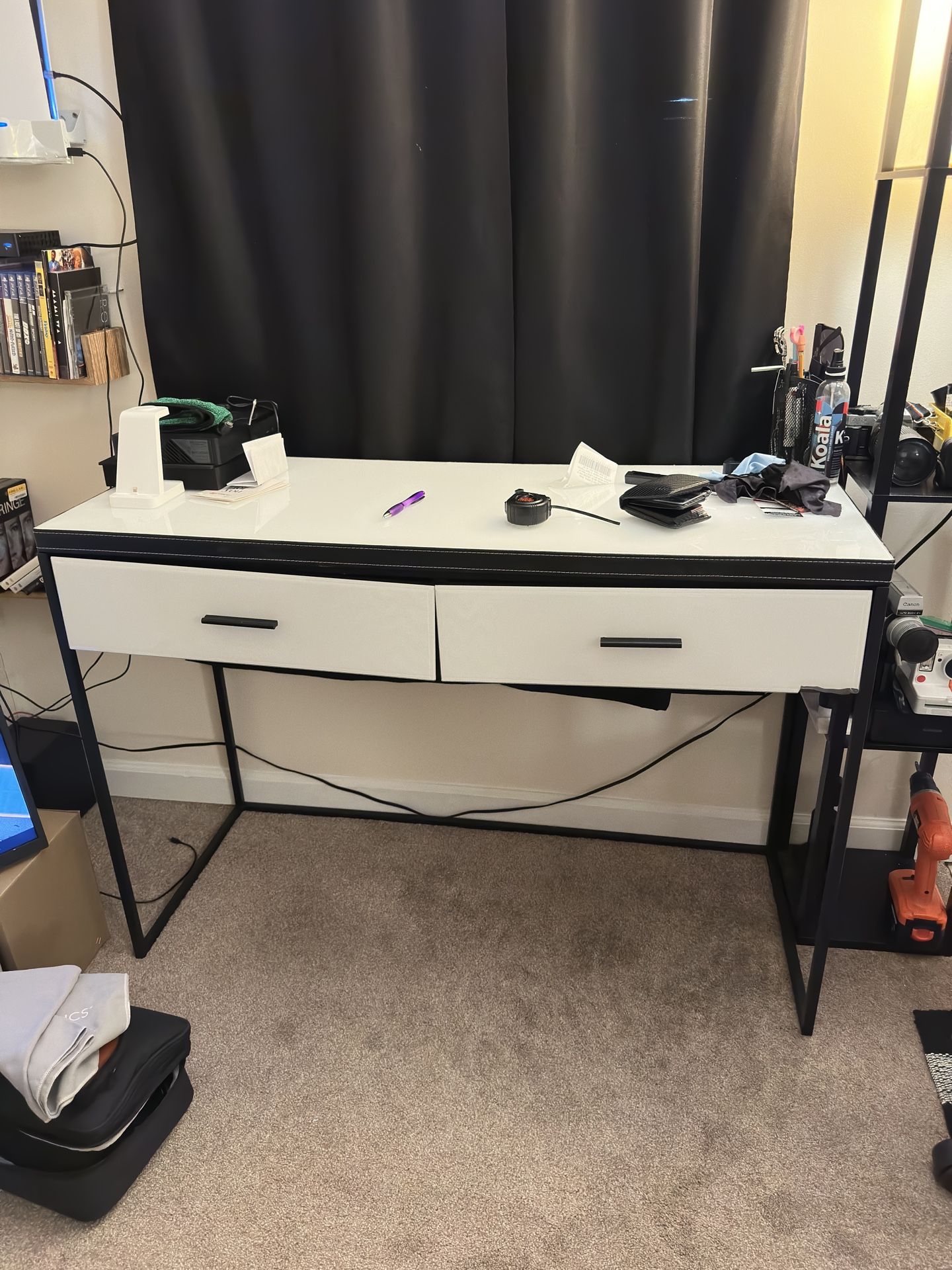 Cute white desk/table