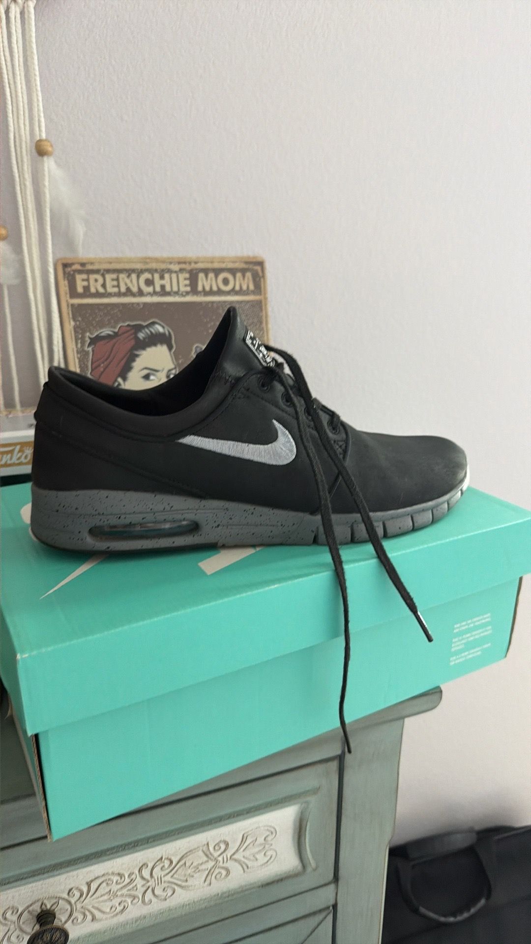 Men’s Nike sneakers