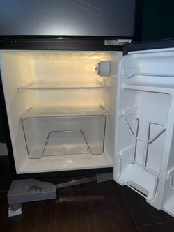 Mini Fridge / Freezer with stand