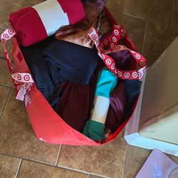 A Lot Of Fabric, $75 Por Todo