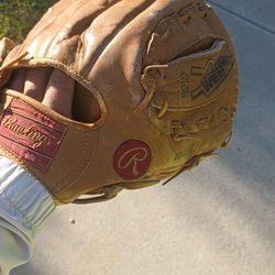 Rawlings Softball Glove