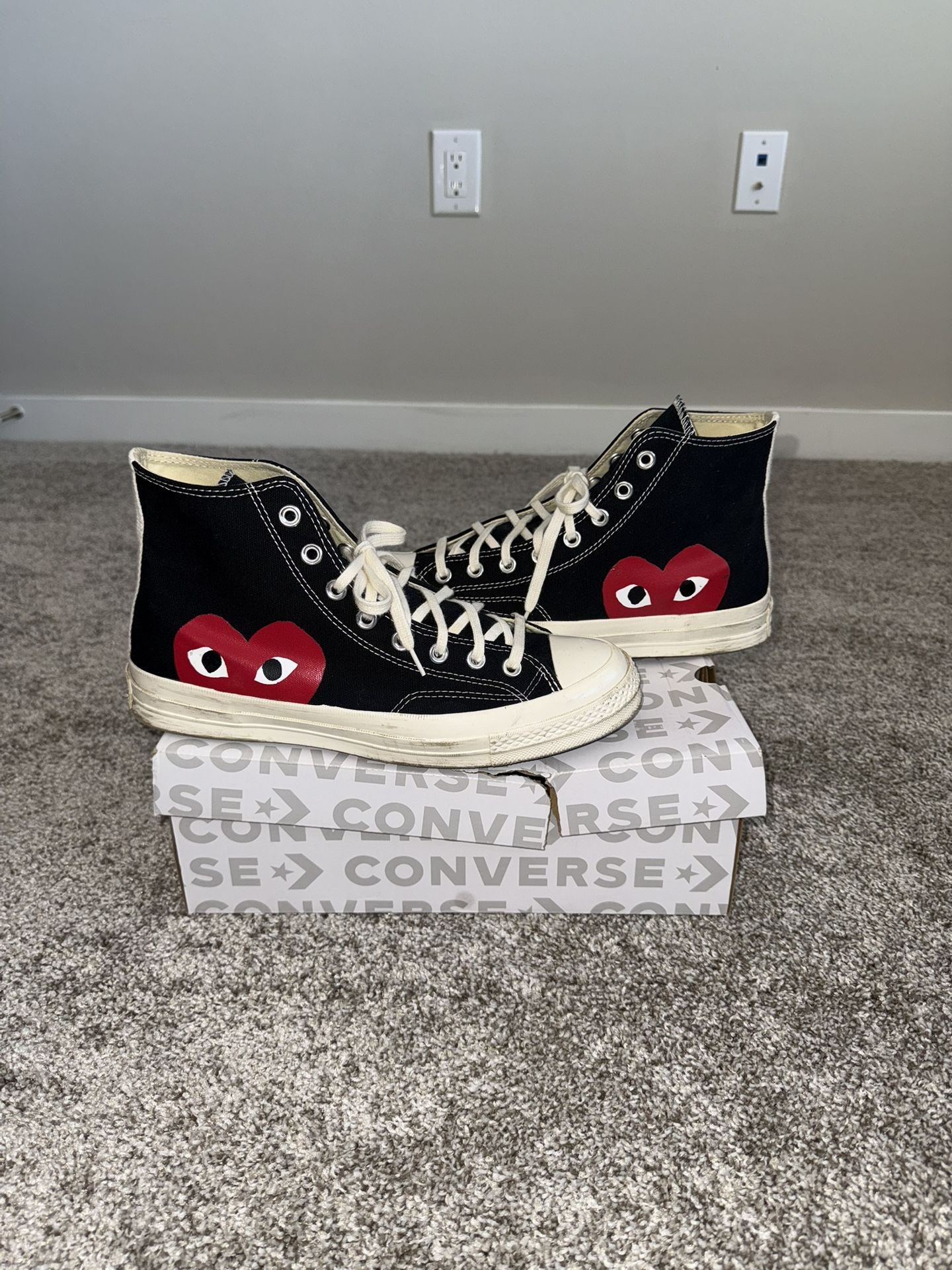 CDG Converse Size 9M