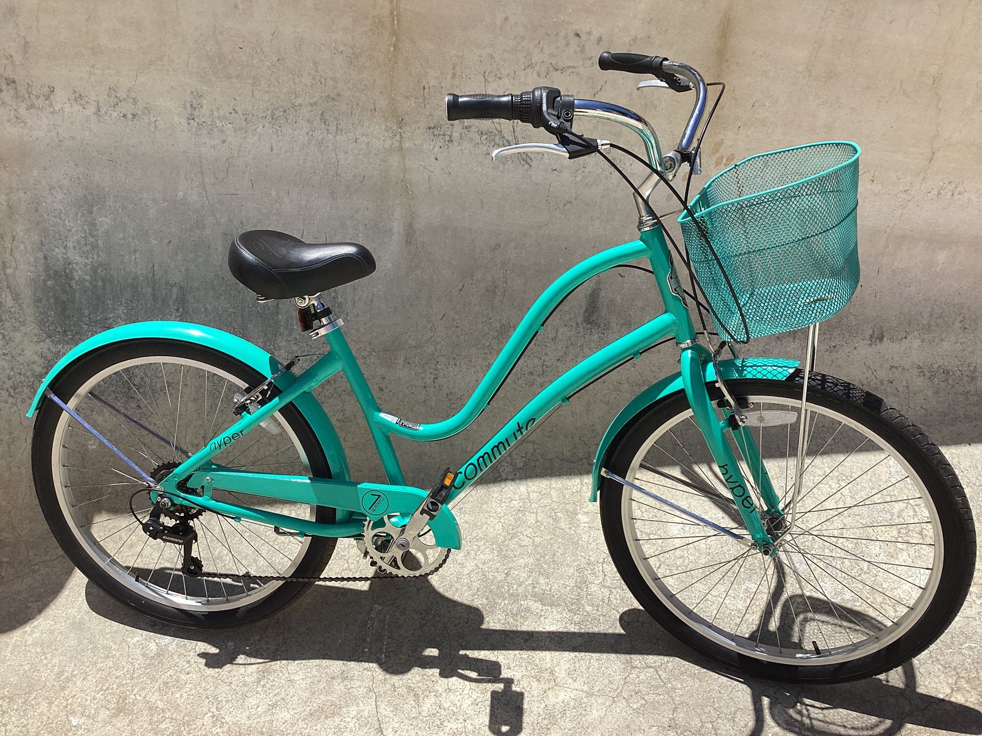 HYPER COMMUTE CRUISER BIKE 7 SPEED Like New