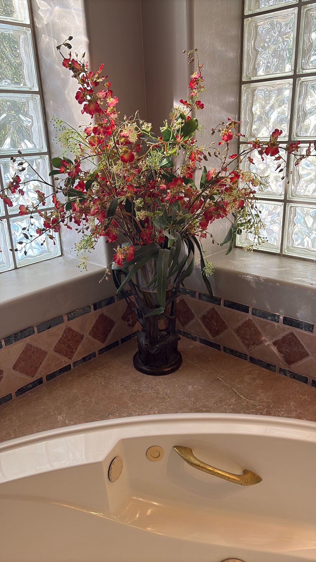 Metal Elephant Vase Floral Arrangements - FREE