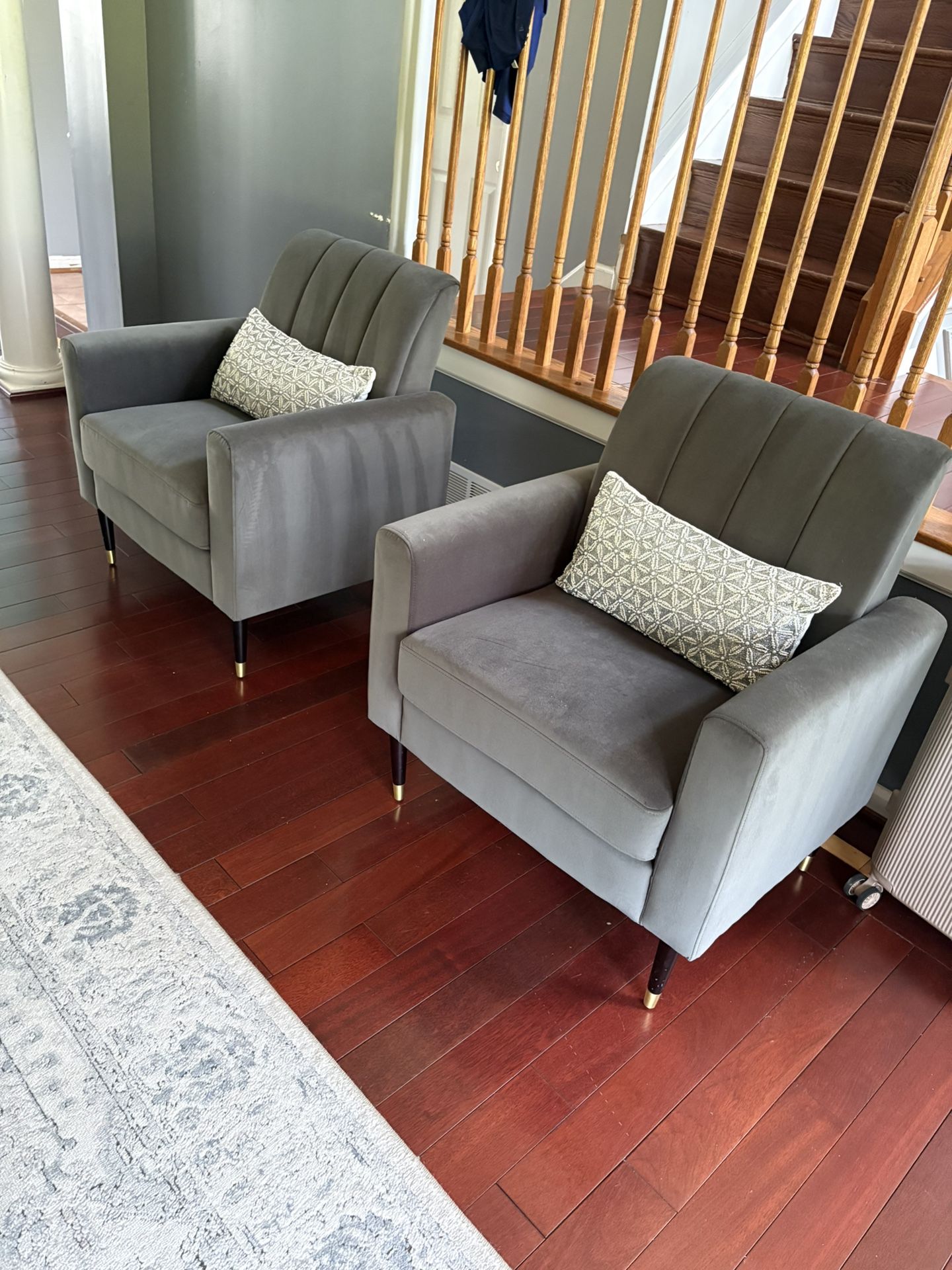 Accent Chairs