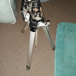 Vintage Deluxe Goldcrest 773L Camera Tripod 30"