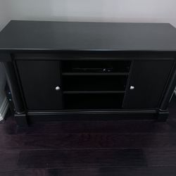 TV Stands / Dressers