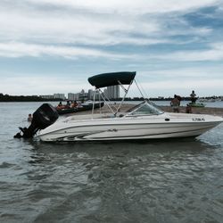 Sea Ray 17.5 Bow Rider