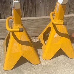2 Jack Stands