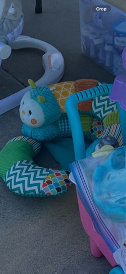 Baby sitting caterpillar chair and mat