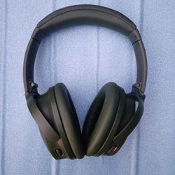 BOSE Quietcomfort Noise Cancelling Headphones
