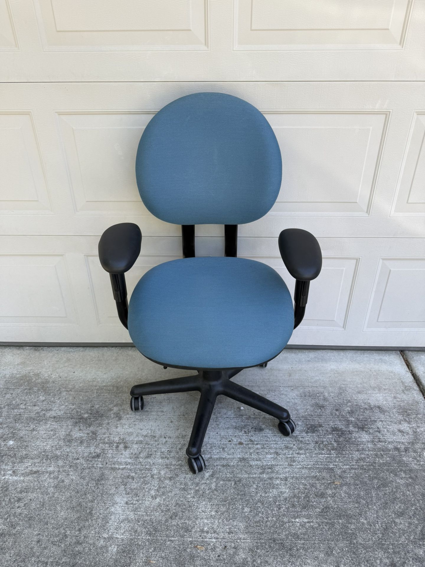 Steelcase Rolling Adjustable Blue Cloth Office Chair