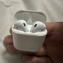 *USED* AirPods 