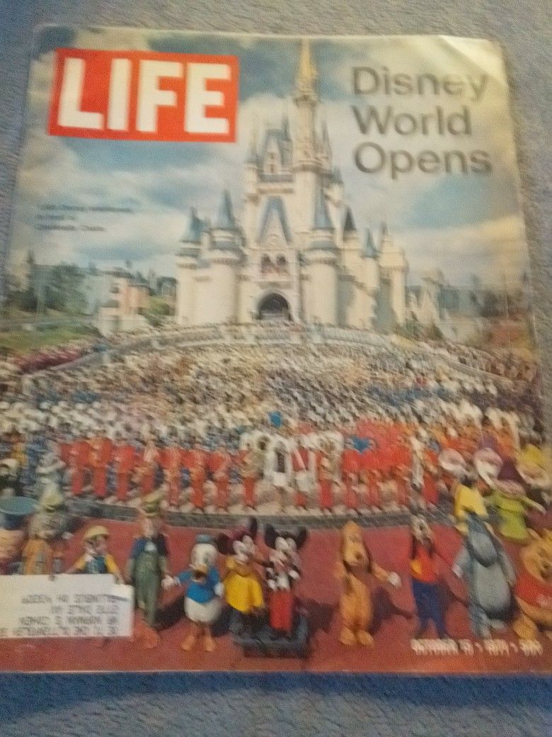 LIFE MAGAZINE, OCTOBER 15, 1971 (DISNEY WORLD OPENS) 1971
