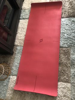 Peloton Workout Yoga Mat Used Like New for Sale in Rutherford, NJ - OfferUp