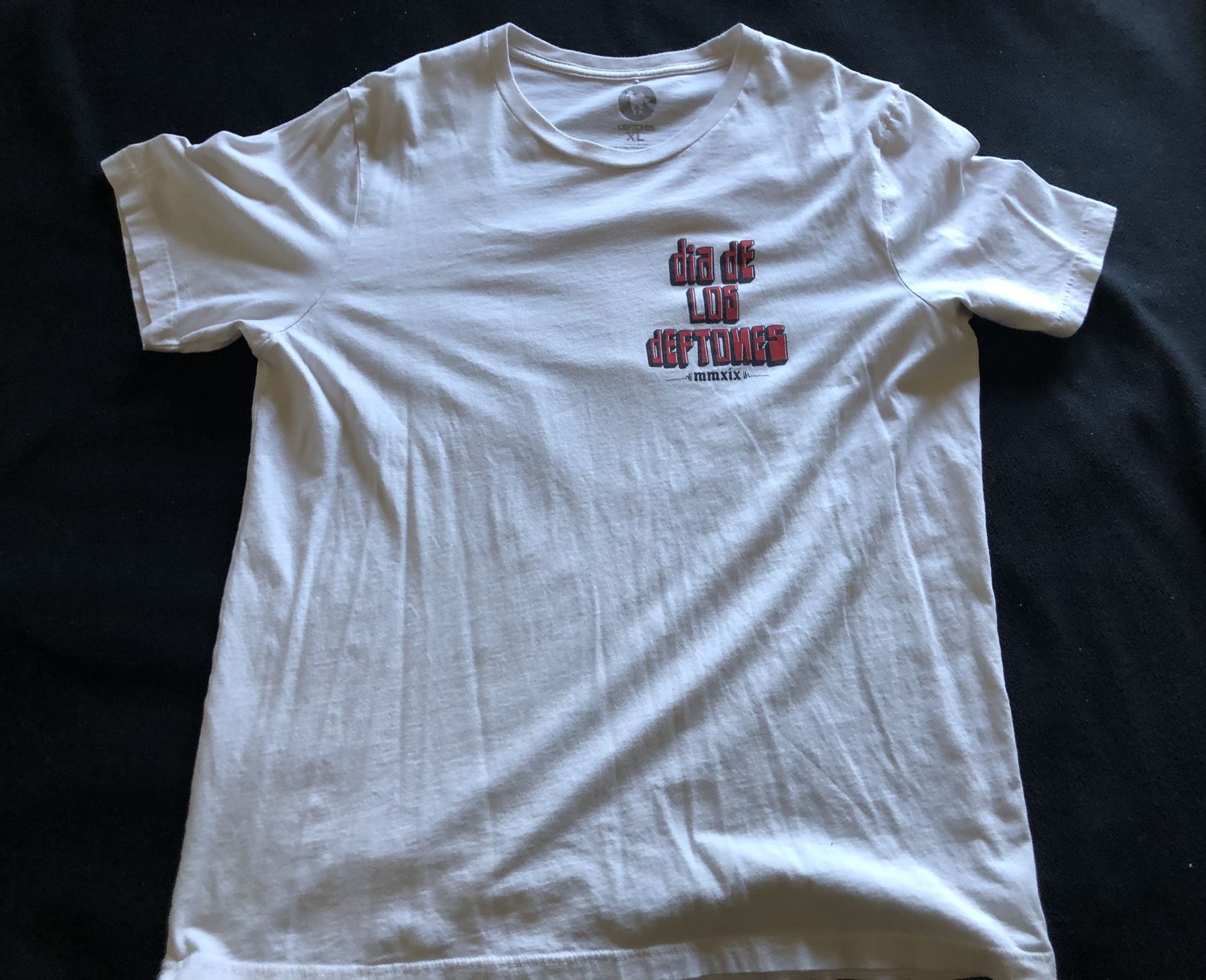 Deftones, Dia De Los Deftones 2019 Slim Fit Band Tee Shirt, Size XL, Off White/Red