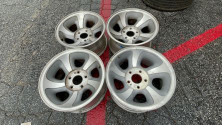 Chevy S10 or GMC Sonoma, Jimmy, Blazer 15-inch aluminum wheels 5x4.75