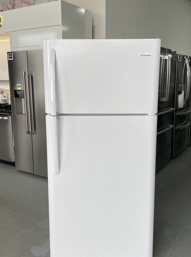 Frigidaire 18 Cu Ft White Top Freezer Refrigerator Fftrtw For Sale