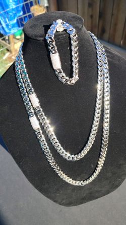 New 30 inch chains & bracelet combo