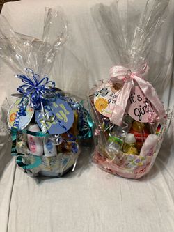 Baby boy or girl gift basket