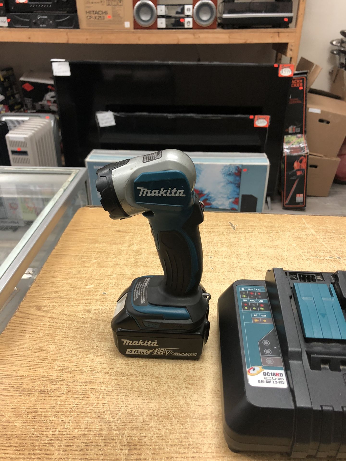 Makita XPH07Z 18V LXT Lithium-Ion Brushless Cordless 1/2" Hammer Driver/Drill w/ Dual Port Rapid Charger