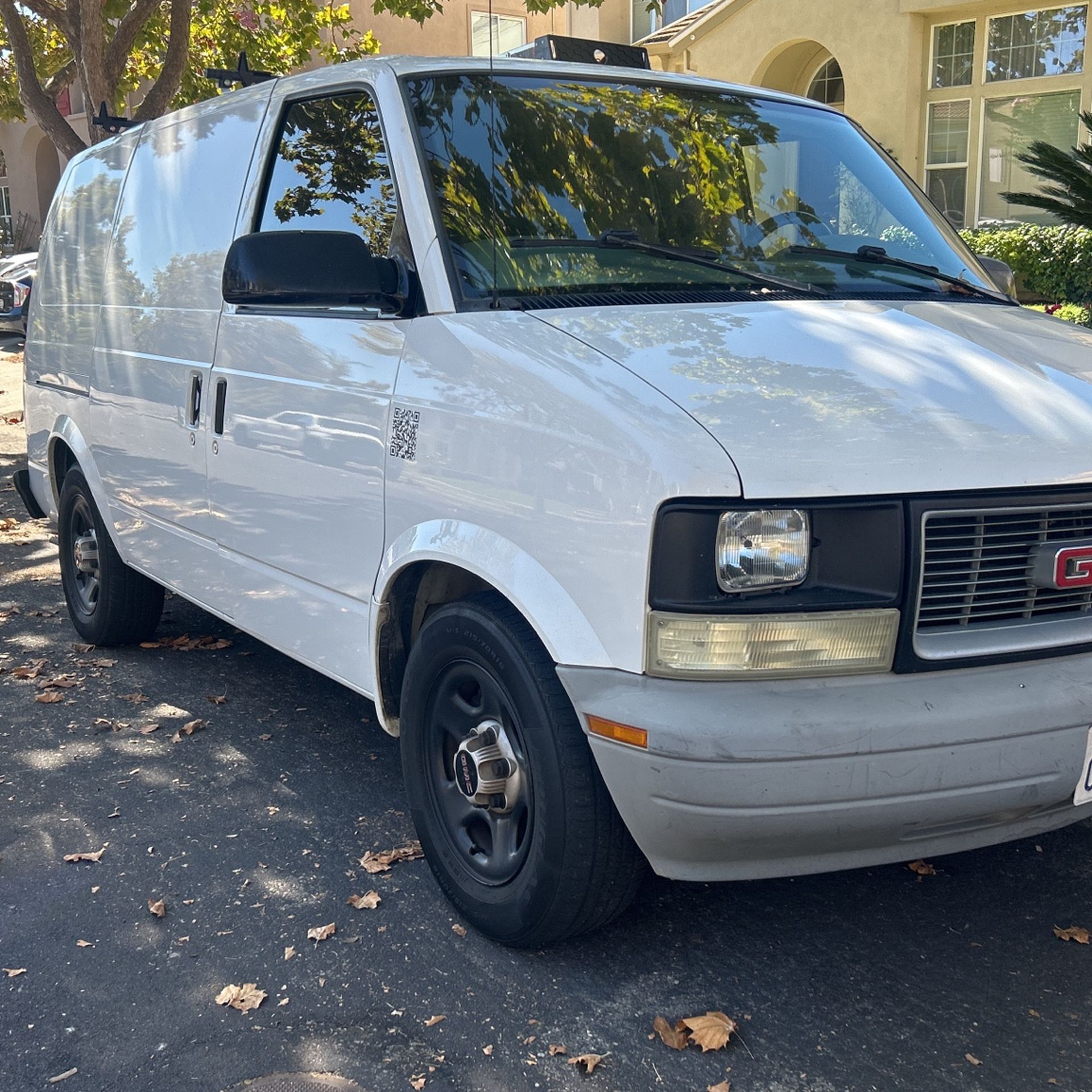 2005 GMC Safari Cargo