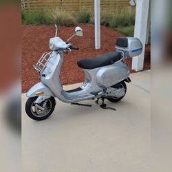 Vespa LX150 Scooter - Good - Nags Head, NC