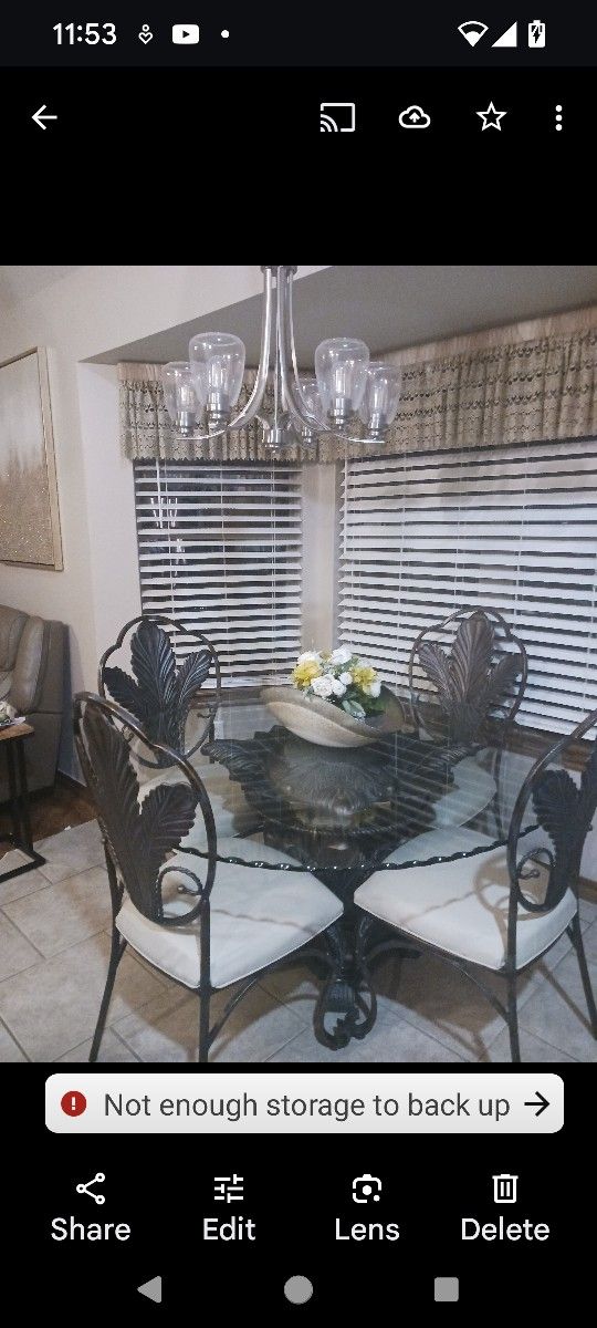 Dinning Table Heavy And sturdy