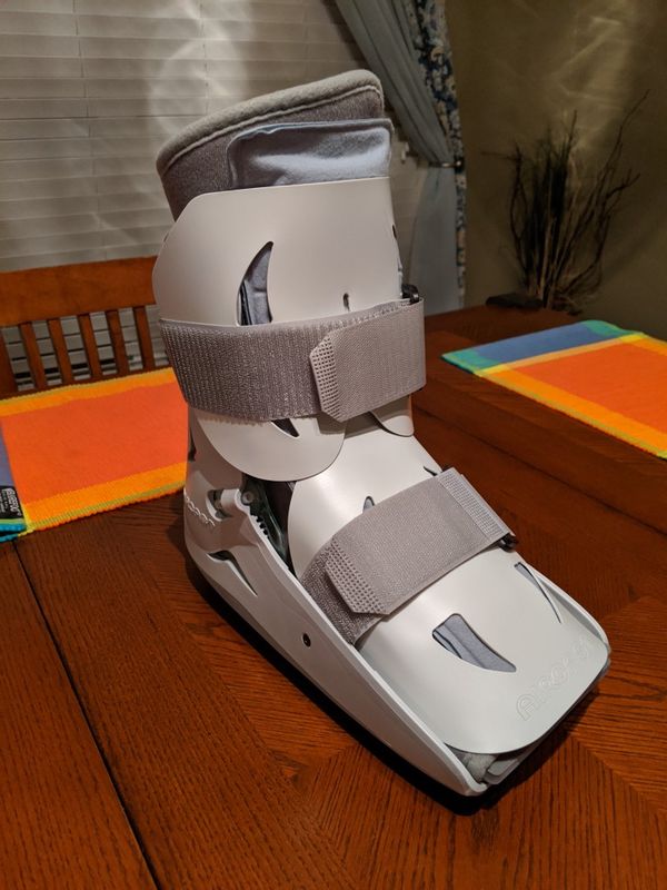 Orthopedic boot / Ankle brace / medical foot boot for Sale in Tampa, FL