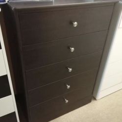 Five drawers dresser