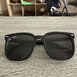 Ray Ban Sunglasses - RB4401D