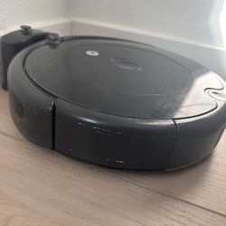 Roomba Vacuum