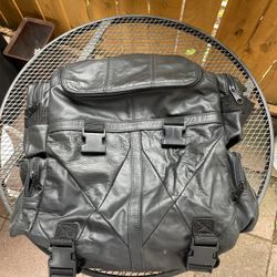 Beautiful Leather Motorcycle Bag. Excellent Condition. Sissybar Bag