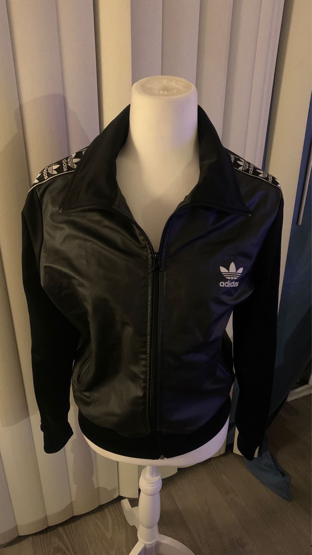 Black Adidas jacket women large