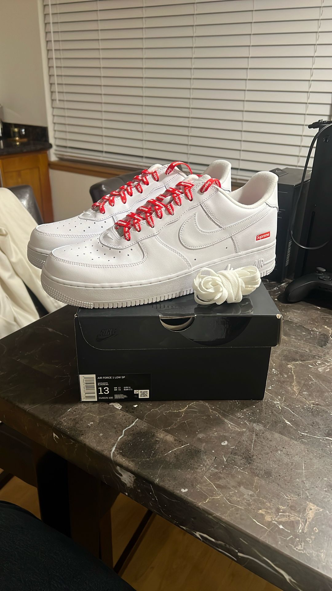 Nike Air Force 1 Low Supreme