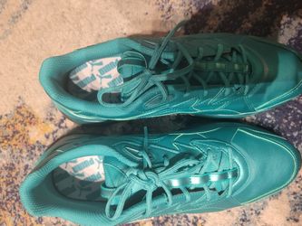 Mens PUMA size 9.5