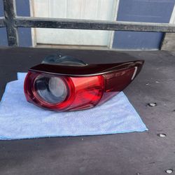 2017-2021 Mazda CX5 Right Passenger Side Tail Light Oem 