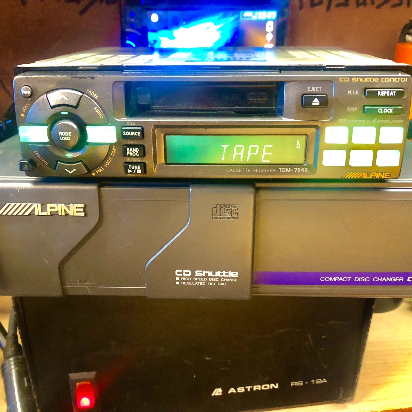 ALPINE TDM-7536 CASSETTES HEAD UNIT & CD CHANGER for Sale in Los